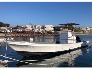 和船タイプ27フィート・定員6名 GPS魚探、トイレ完備