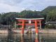 高速艇で立寄る「伊都岐島神社」で海上参拝