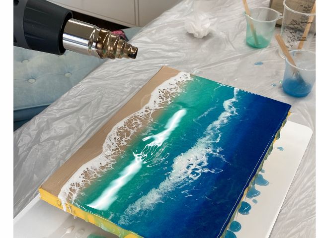 今、人気急上昇中のオーシャンレジンアート!(海レジンアート)です。この夏の思い出に。手作りしたものをプレゼントにも♪夏休みの宿題にもオススメ!