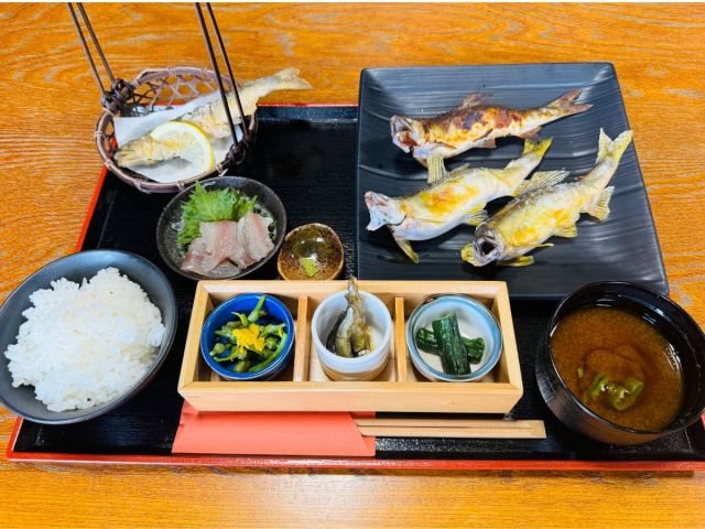 ランチでは各種御前をご用意しております♪