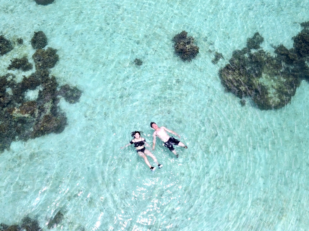 川平湾ドローン撮影!透明度抜群の海と一緒に思い出の動画や写真を撮りましょう!