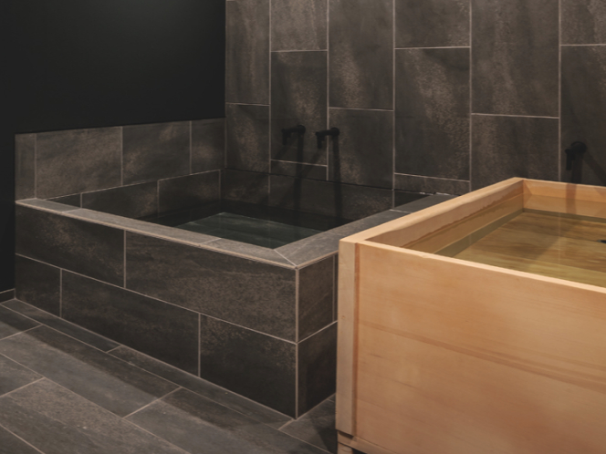 富士山の天然地下水を使用した贅沢な水風呂