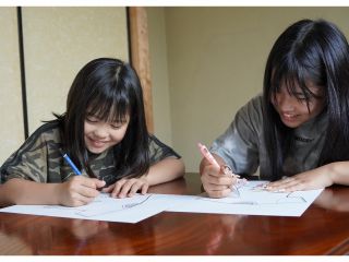 どんなロンT作りたいかイメージを描いてるよ♪