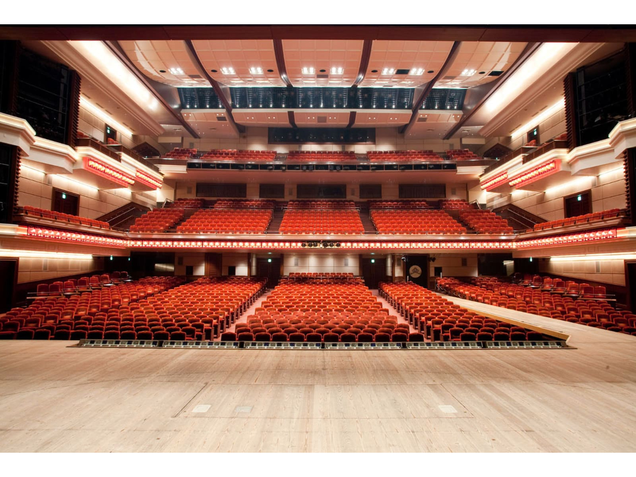 �Z���A��蕑��A�ԓ��A�I�[�P�X�g���s�b�g�ȂǍ����L���̕���@�\�������B�̕���A�~���[�W�J���A��ˉ̌��ȂǑ��ʂȉ��ڂ���ł��ŏ㉉���Ă��鉉����p����ł��B