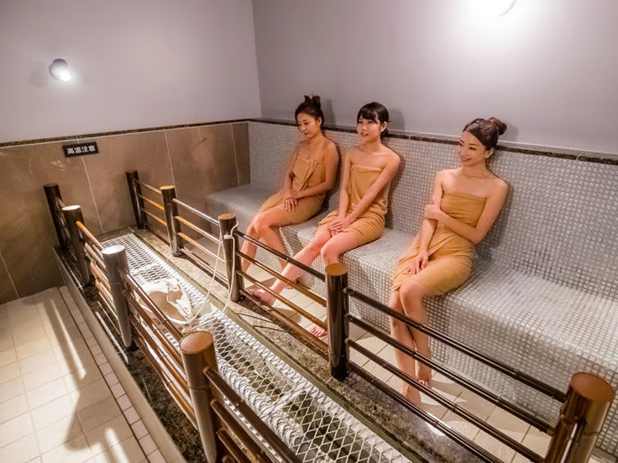 お湯 土日祝【330円引き】入浴＋岩盤浴+リクライナー(館内着）＋レンタル