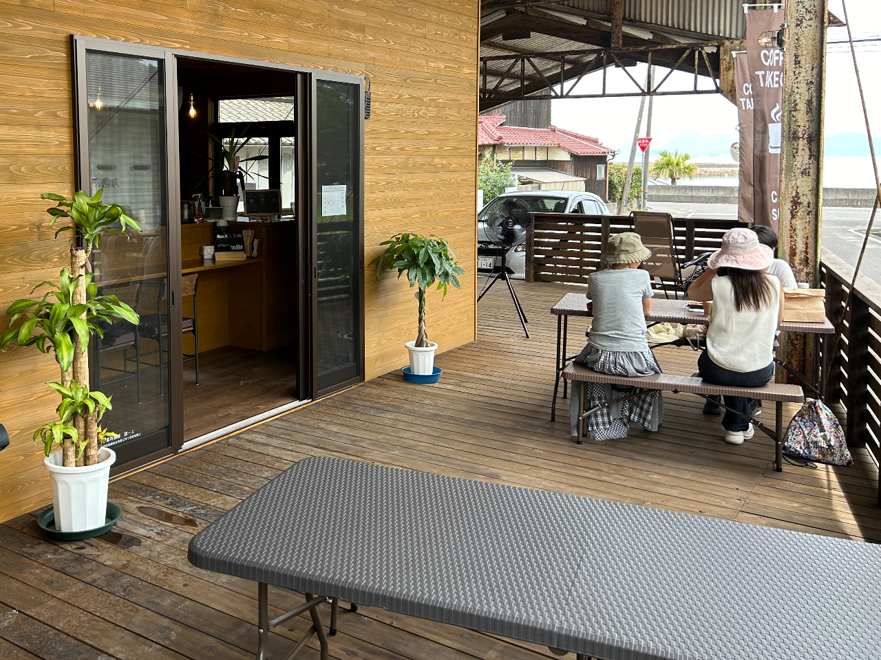 海の見えるテラス席でBBQが出来ます!