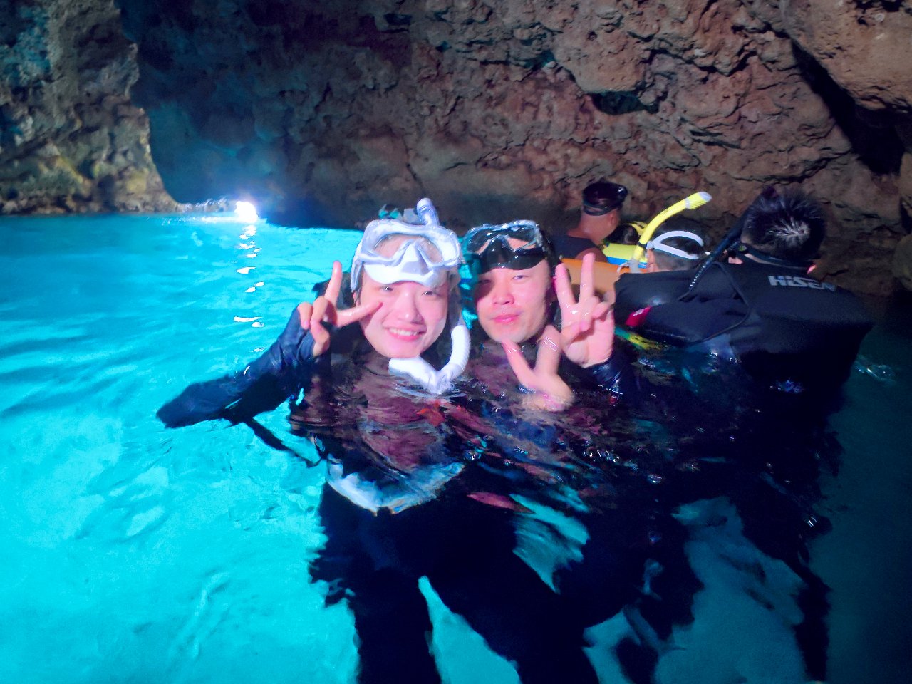 X͊SvCx[gĨO[vCɂNẑql₨qlAł̃y[Xŉ[i̓AjcA[ɎQłI