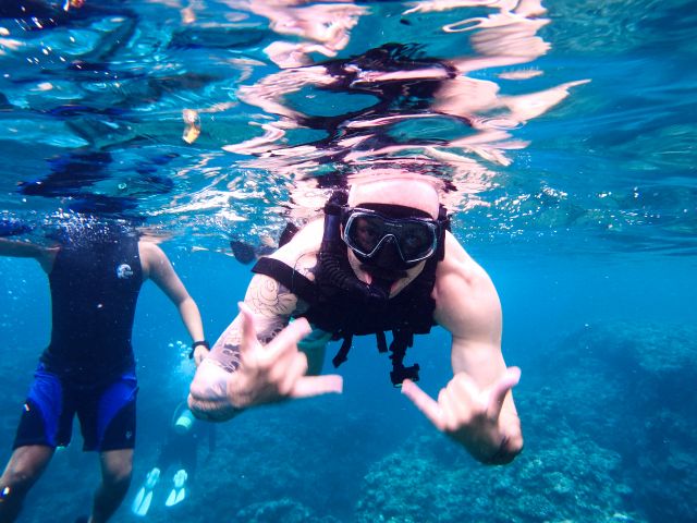 カメラを向られたらモデル気分でカッコよくポーズをキメてくださいね!!