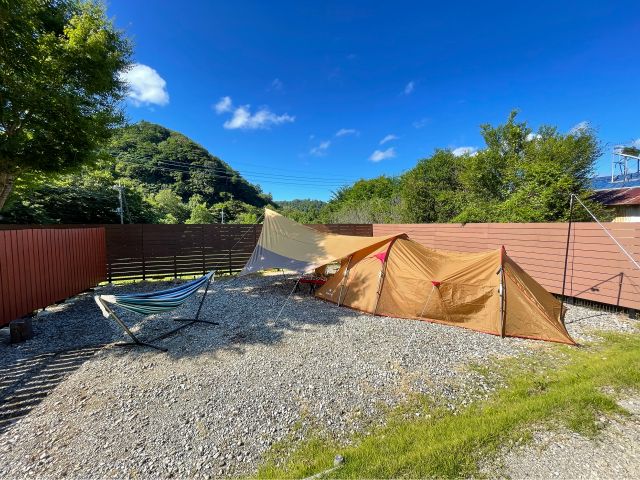 Cサイト9m(縦)×9m(横) ベーシックなサイトながらも、季節問わず日当たりのよいサイト。サイト自体に高さがないため、お子様連れの方でも安心です♪