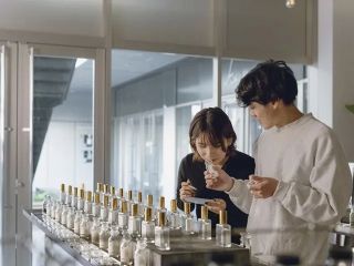 お客さまだけの世界に一つの特別な香りをおつくりします。お好みの香りをゆっくり探してくださいね。