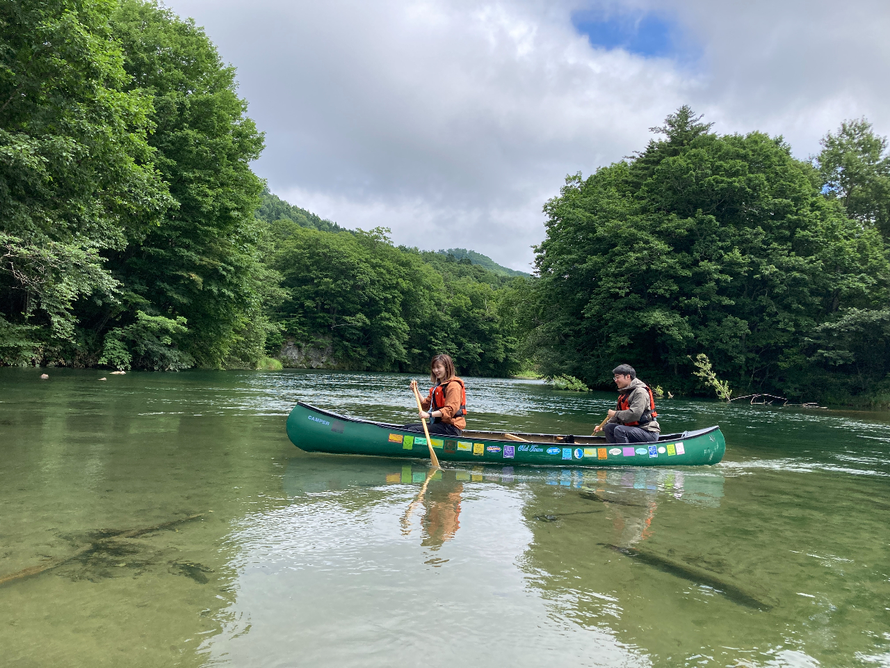 日高の山並みを望みながらゆうゆうとカナディアンカヌーを漕ぎ自然観察しましょう!森林浴もできます♪