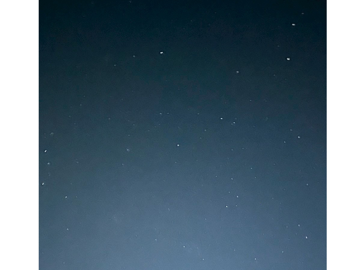 oqO̖ɂ͖V̐@Countless stars light up the sky before we set off.