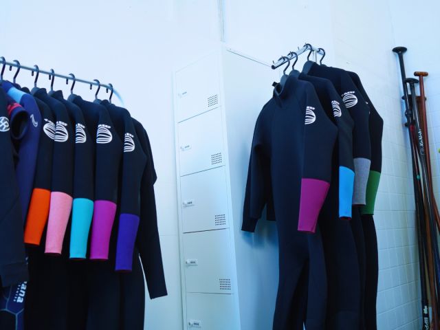 貴重品を預けるロッカーも完備