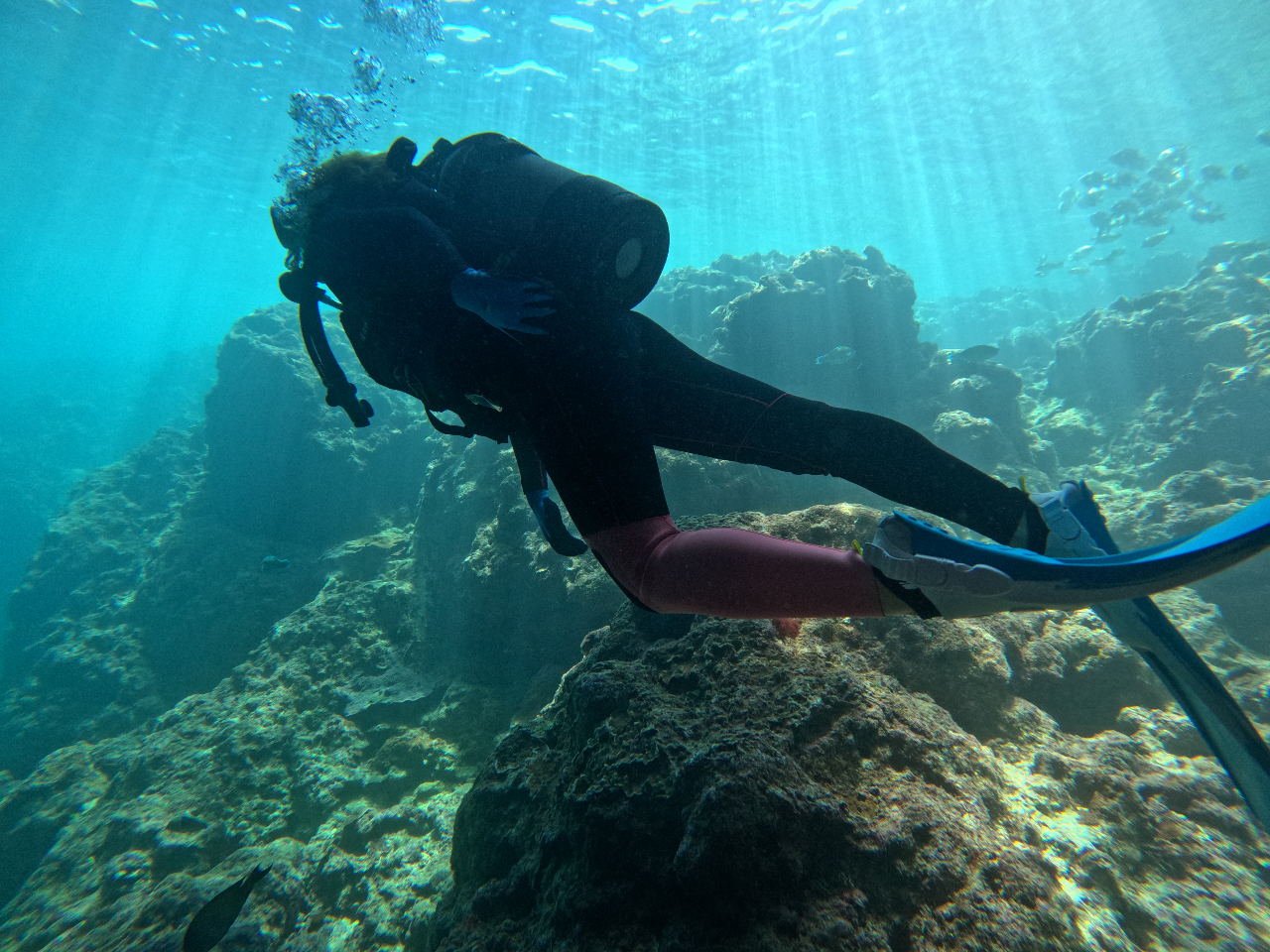 真栄田岬は青の洞窟周辺も絶景ポイントです!