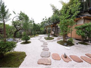 2025年5月に誕生した、本格的な茶室「竹翠庵」で開催している茶道体験プランです。