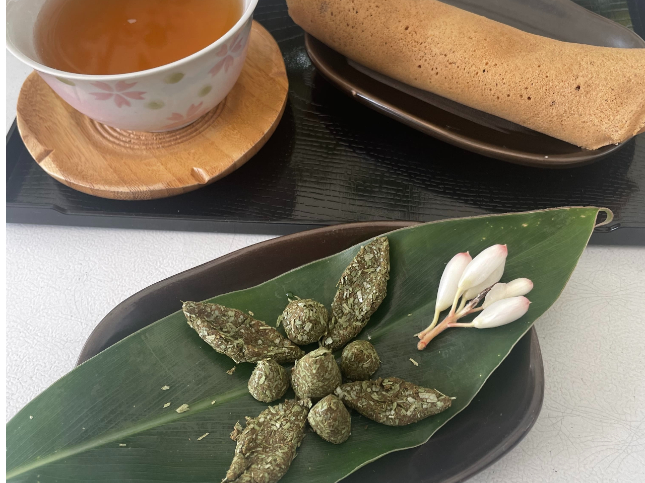 乾燥を待っている間にティータイム!当店自慢の琉球茶菓子で沖縄の雰囲気をより一層楽しめます♪