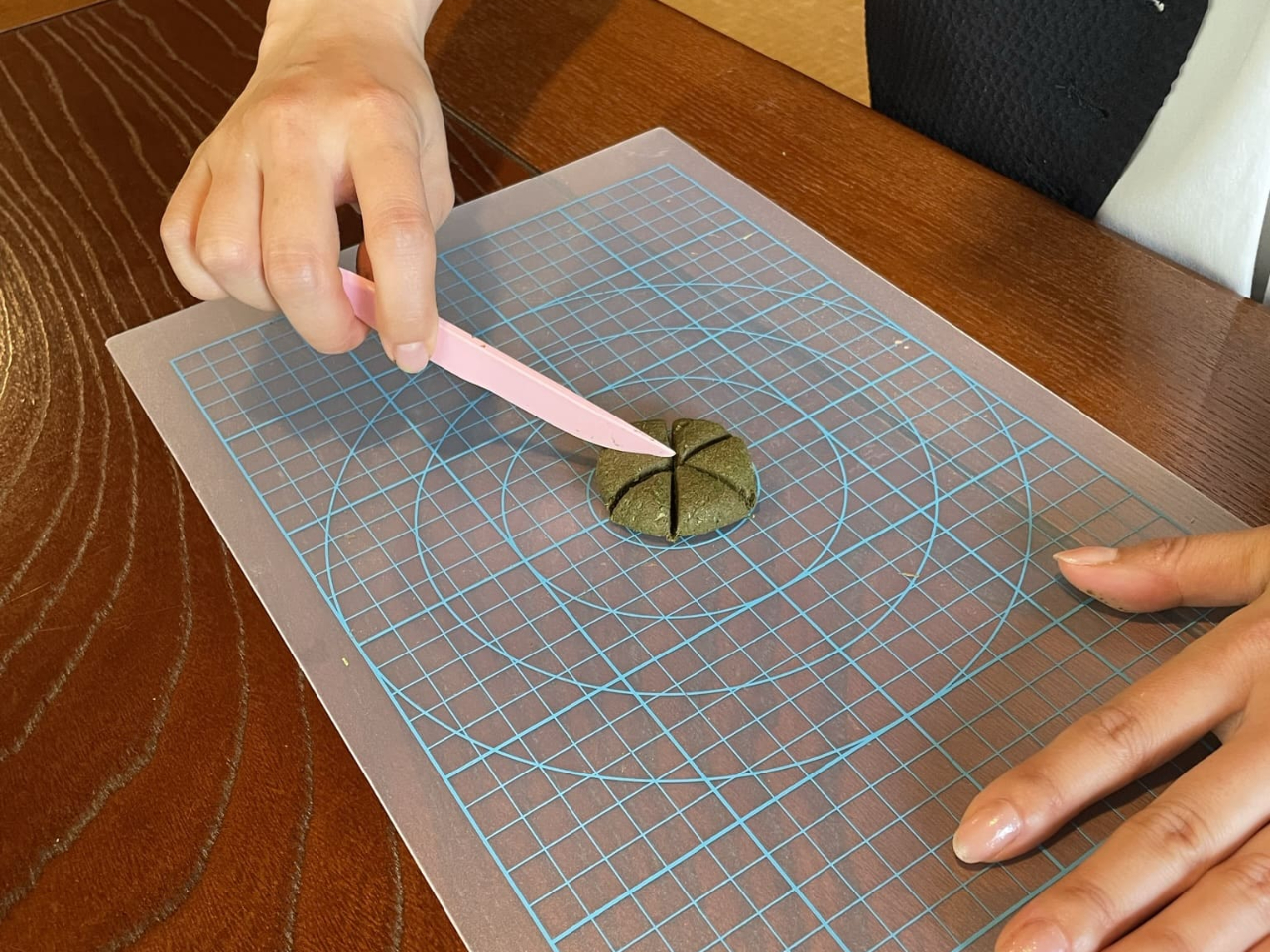 自分好みの大きさ、形に!世界で一つだけのオリジナルなお香を作りましょう♪