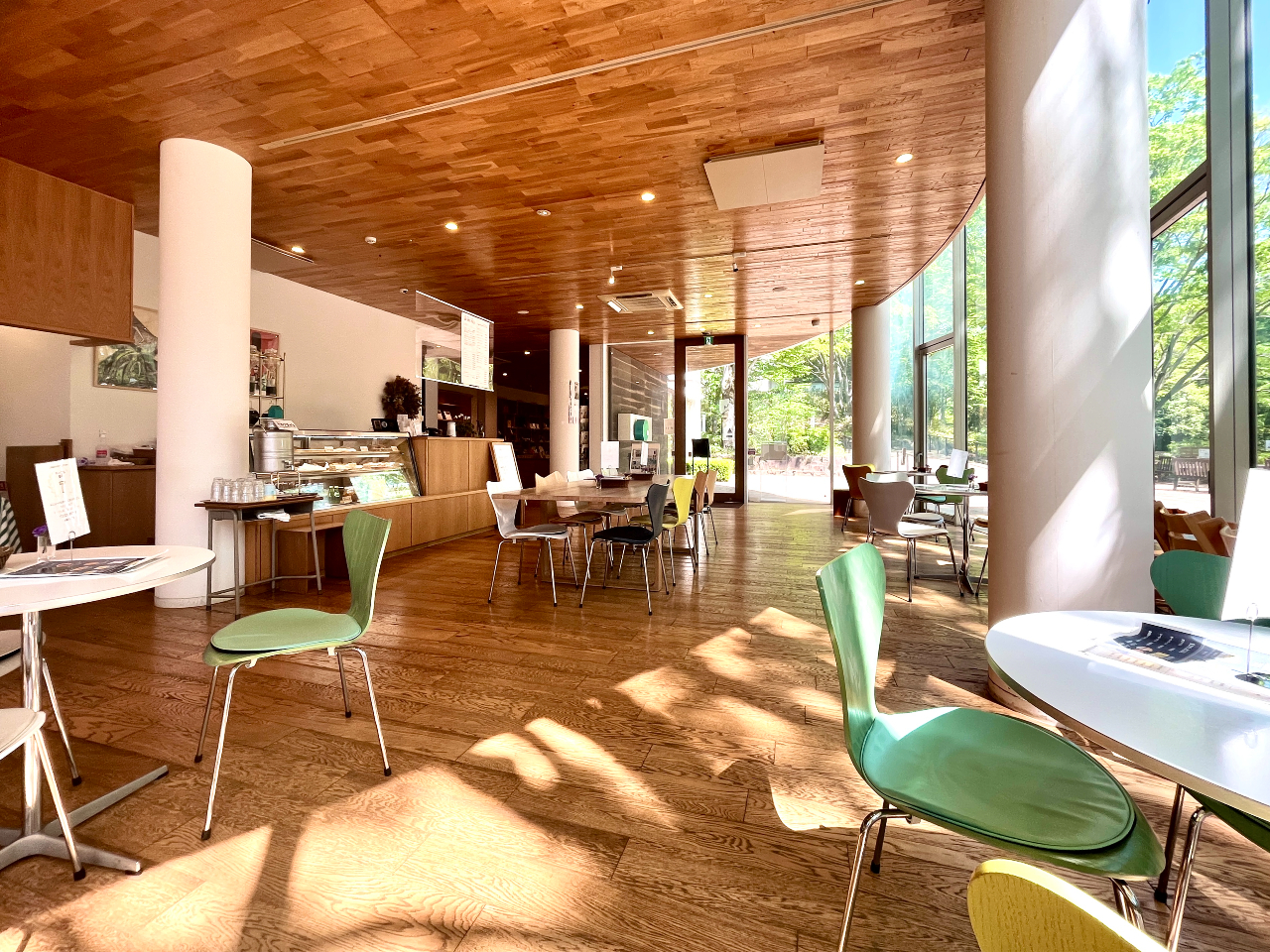 【カフェ:TREEHOUSE(ツリーハウス)】