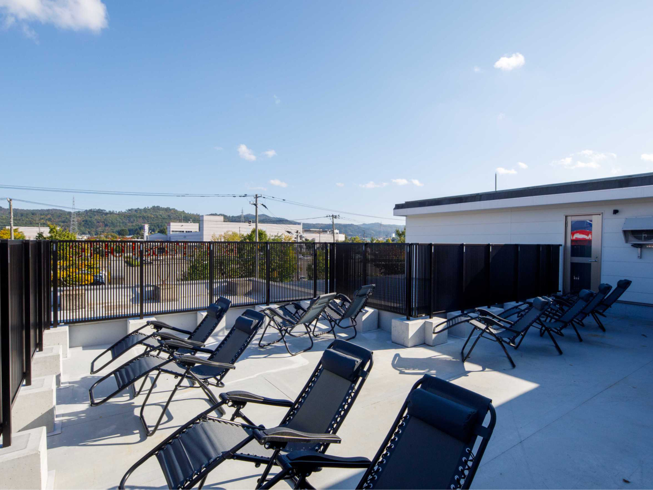 入浴後は解放感溢れる「ルーフトップテラス」で心身ともにリラックスしたお時間を!