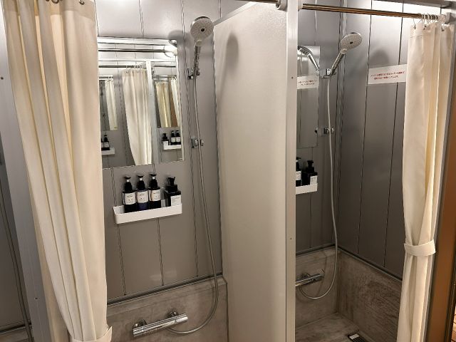 サウナ後は専用シャワー室がご利用いただけます