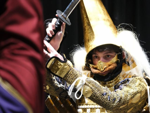 甲冑で殺陣体験