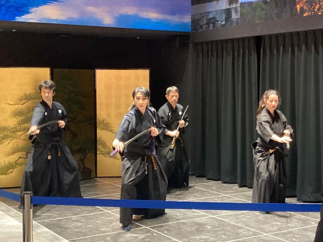 大迫力の刀さばきを間近で観覧!