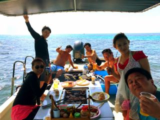 石垣島の海風を感じながらの船上BBQは唯一無二!家族、恋人、仲間たちとのご参加お待ちしております♪