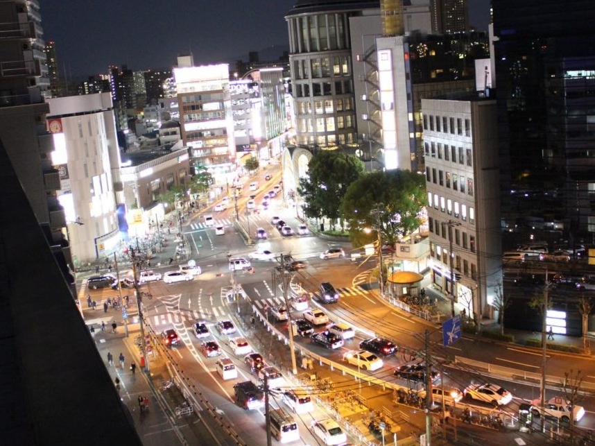 ɌVŽ_łBnォ̌iFƂ͑SʋԂy݂B