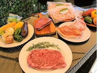 【黒毛和牛BBQプラン】 黒毛和牛霜降りロース・黒毛和牛赤身内もも・くんちゃまベーコン・ウインナー・焼き野菜等。
