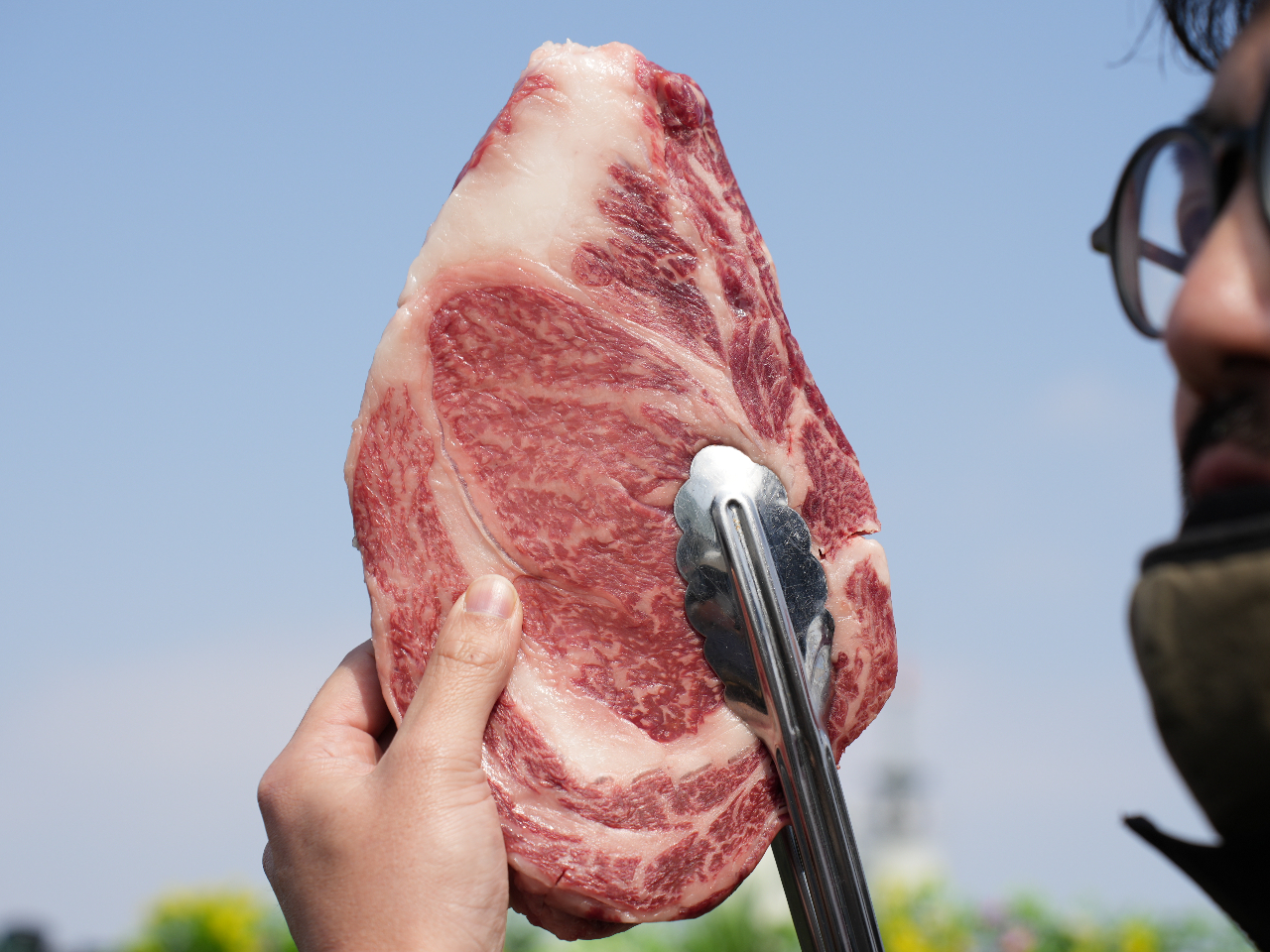 l̒j̊炮炢̑傫ȃXe[L̂łÎɊۏĂĐĤׂ{iIBBQ̑햡łIił͖킦Ȃ̌񋟂Ă܂I