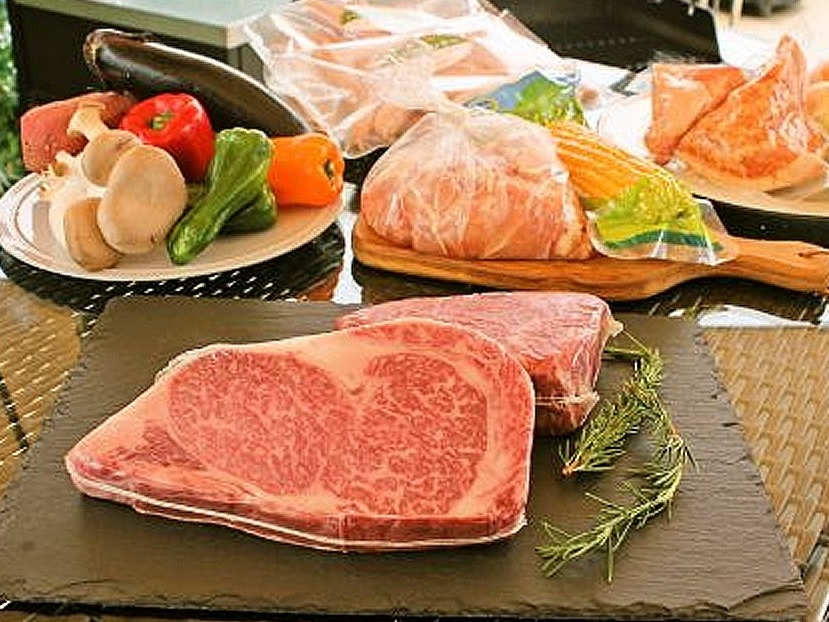 【松坂牛BBQプラン】松坂牛内もも肉・黒毛和牛霜降りロース・くんちゃまベーコン・厳選野菜等。最上位プランです。