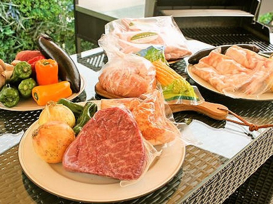 【ベーシックBBQプラン】 黒毛和牛赤身内ももその他厳選肉、季節のお野菜等※食材は仕入れ状況により変更になる場合がございます。