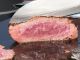 上手に焼けたお肉は、外がカリっとして中がレア状態で焼きあがります。お好みによってミディアムやウェルダン状態まで仕上げる事が可能です。肉汁たっぷりで最高お肉です!
