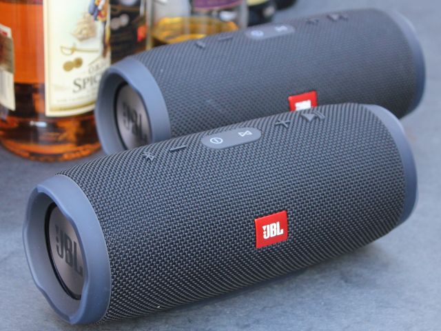 無料貸出用Bluetoothスピーカーです。この大きさでもしっかりと音が出ます!好きな音楽を会場用BGMとしてお楽しみください!