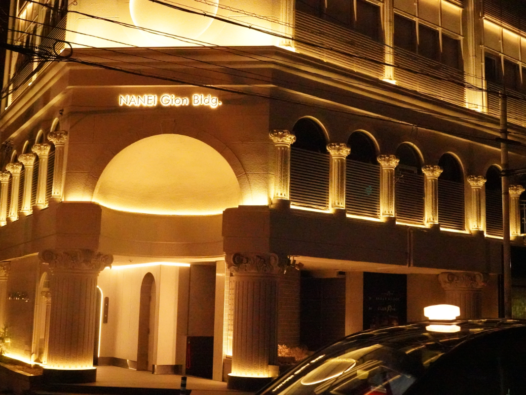 ɂȂƃCgAbvrŎӂłЂƂڗ܂