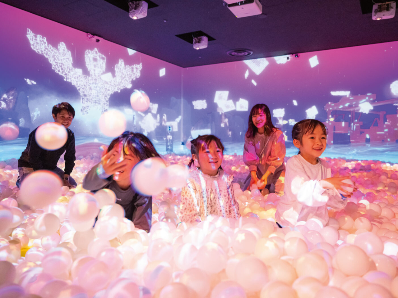 【初回限定 最大300円引・フリーパス】時間を気にせず遊べる♪同日中の再入場OK...