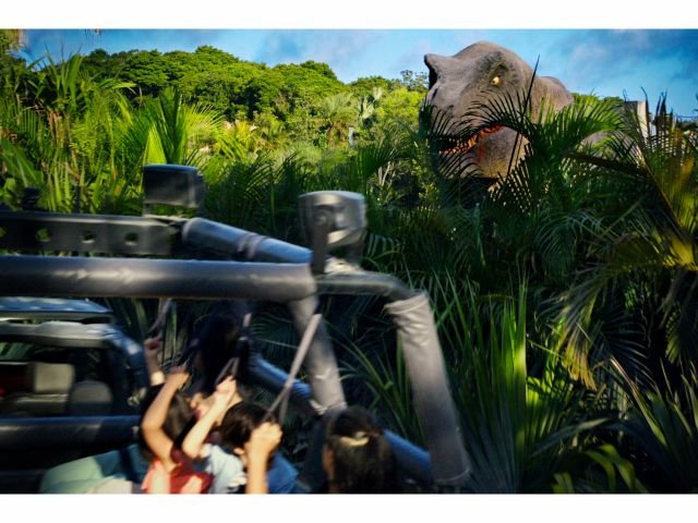 �_�C�i�\�[�T�t�@���zT-REX����̓����́A �Ɍ��̑勻���B
