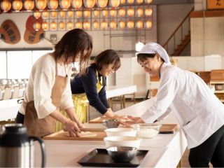 子どもや家族と一緒に楽しめる屋内体験!ご旅行の時や週末に、ご家族、カップルや友人同士でグルメ旅を楽しみたい方にもってこい!