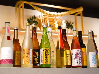 京都を中心に取り揃えた個性豊かな12種類の日本酒を味わいの解説を受けながら飲み比べします。※お酒の種類は随時変更します。
