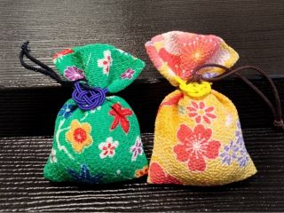 お好きな香りをブレンドして匂い袋を作りましょう