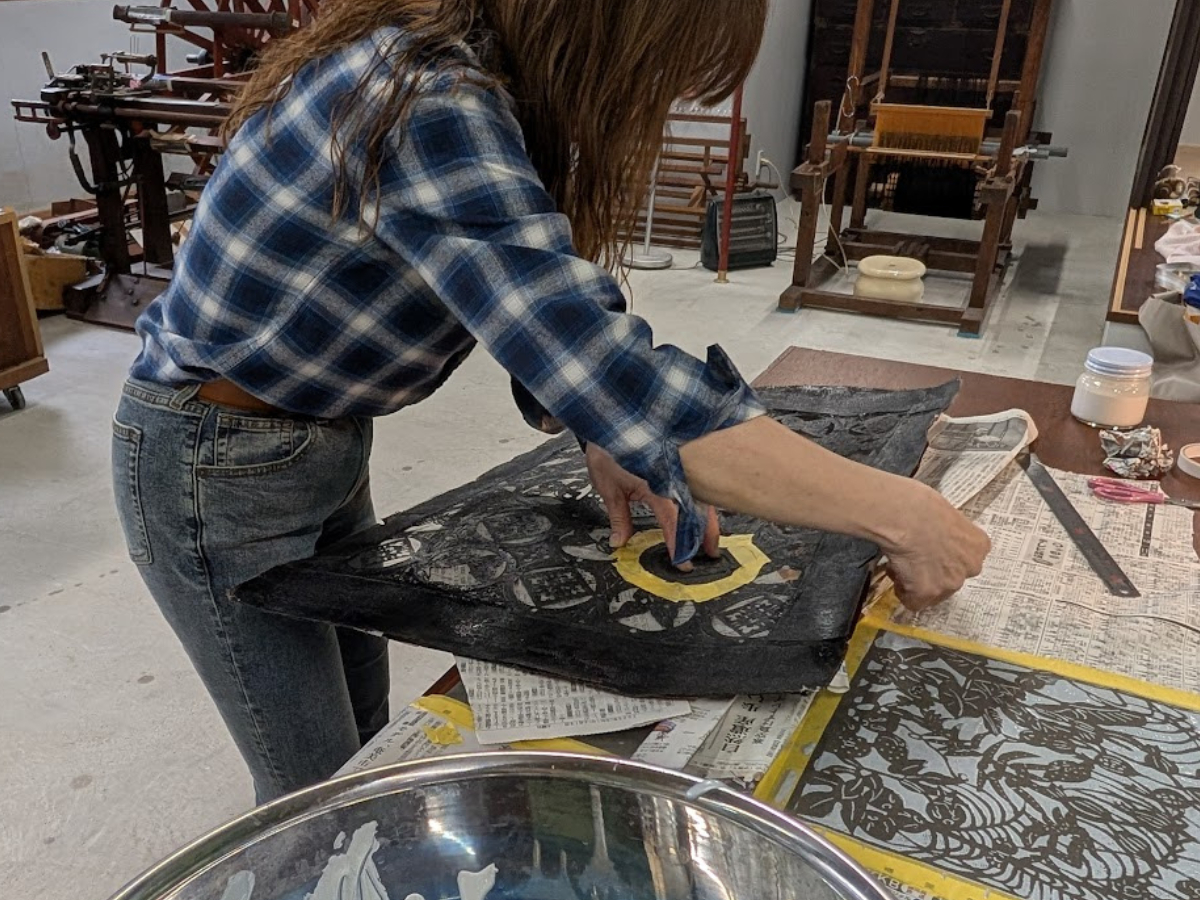 凝りたい方は、袖にも2箇所挑戦できます。もうアーチスト気分。