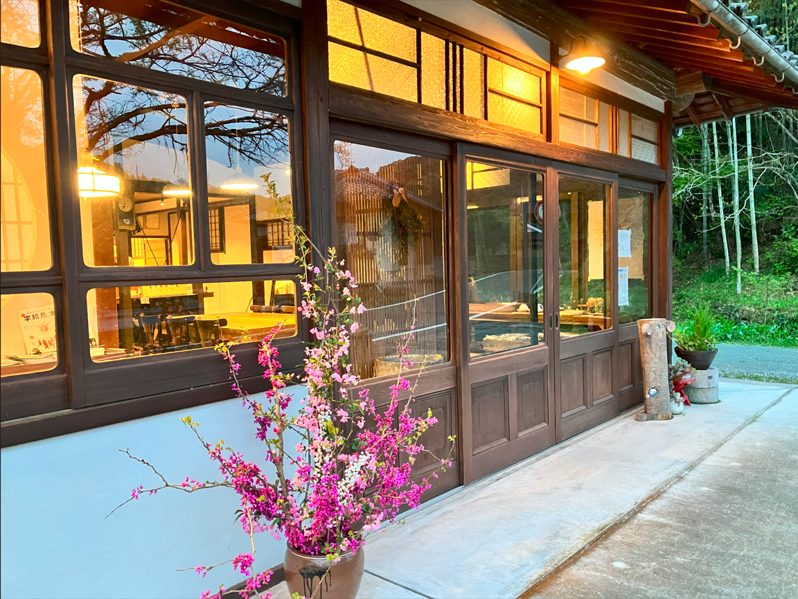 ͂ݖ̓X܌łBG߂̉Ԃło}܂?