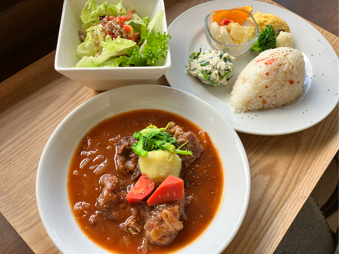 TiyEEjj̓JtFcƂĂ܂B͏Tւ̗Y`AC͍ỸO[bVB