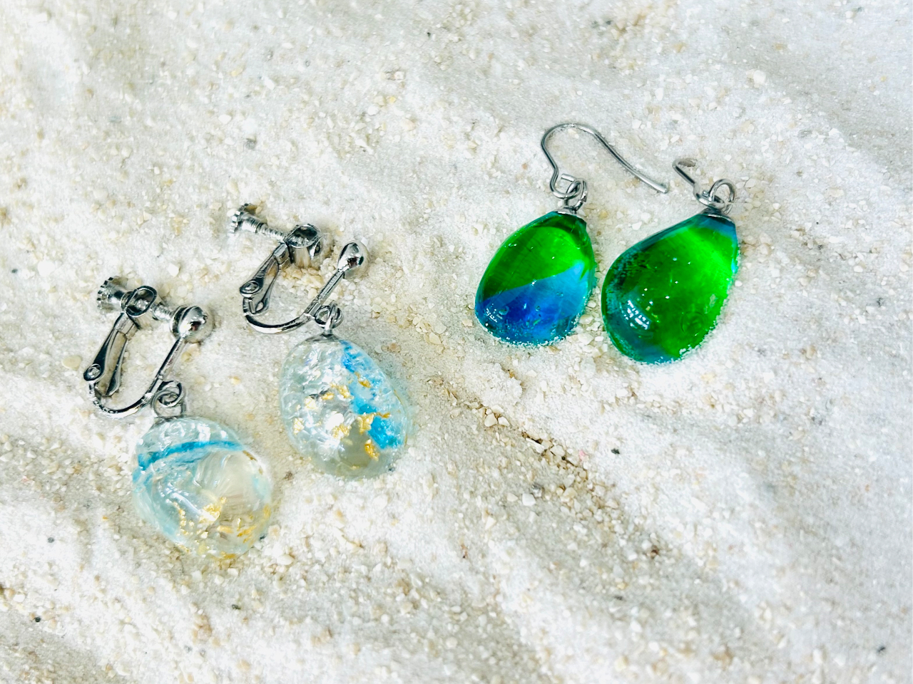 キラキラ輝く作品たち!もずく入りや琉球ガラス使用など、沖縄らしさ満載。どれを作ろうか迷っちゃう♪