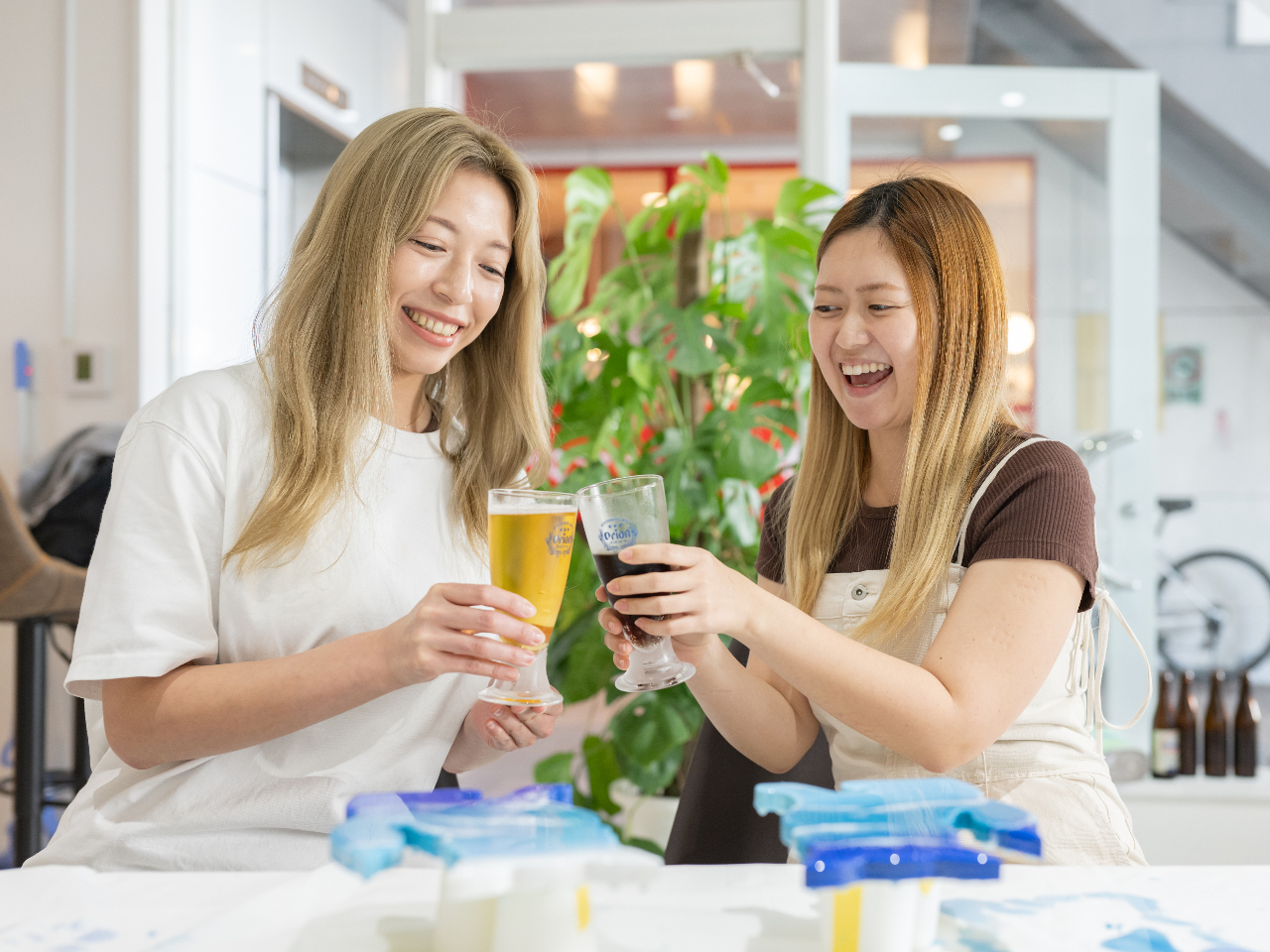 アート×バーならではの楽しみ方!完成の喜びを、その場ですぐに乾杯できるのはここだけ!