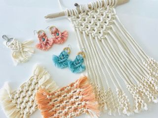 選べる作品いろいろ!キーホルダー、コースター、アクセサリー、タペストリーなど。どれを作るか迷っちゃう♪