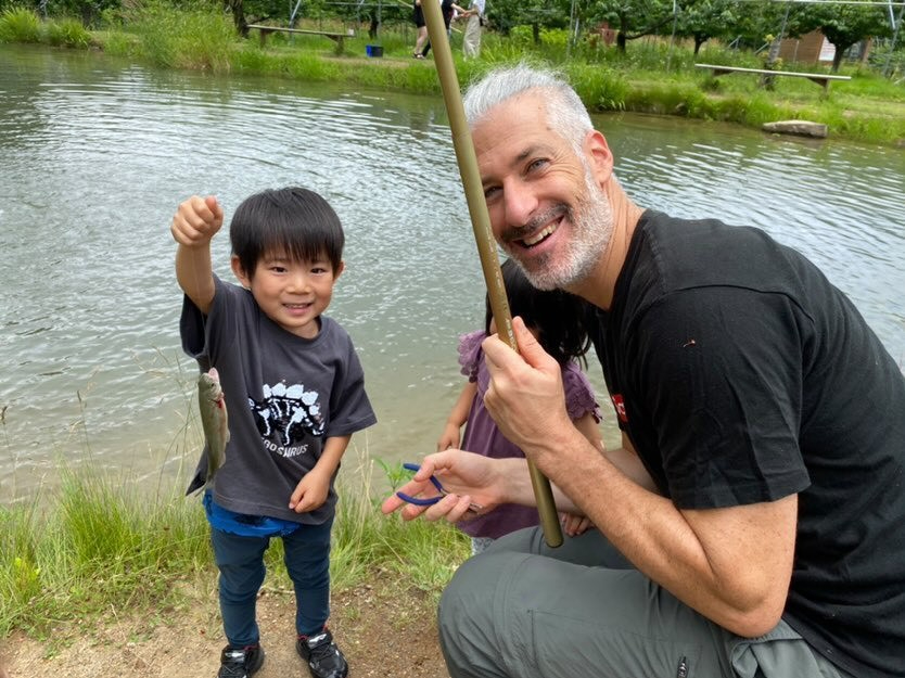 Dyߍxɂ͎R̒ŗVׂƂ낪񂠂܂BނAʕAfCLv肾łBRɖȂpR~jP[Vy݂܂񂩁H