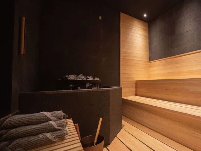 完全貸切、プライベート空間で贅沢なサウナ体験をお楽しみください。