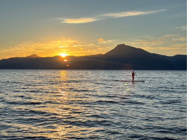 恵庭岳に沈む夕日