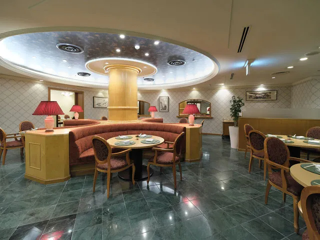 落ち着いた店内でごゆっくりお過ごしいただけます。